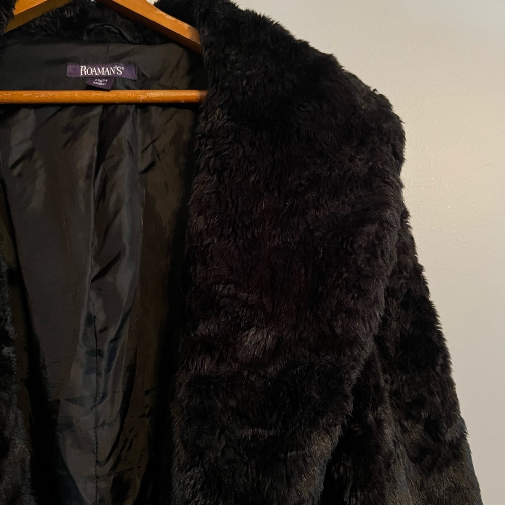 Roman's Coats, Romans Black Short Faux Fur Coat Black Size: 1X